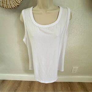 Lillusory Classic White Curved Hem Sleeveless Top. Size XL
